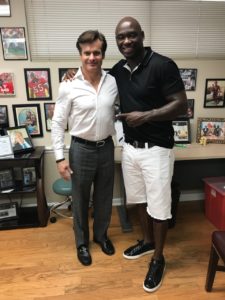 dr lox treats antonio tarver with shoulder stem cell injections.